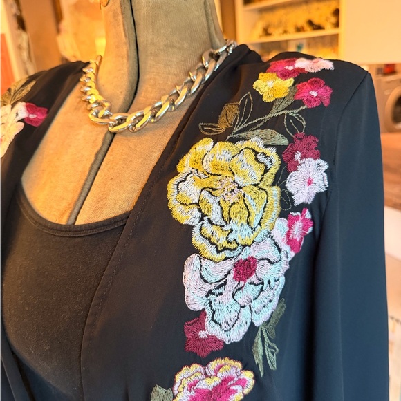 Torrid Black Floral Embroidered Kimono - Picture 3 of 6